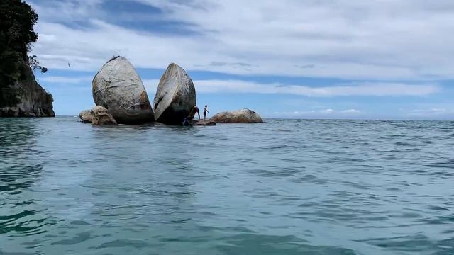 [Episode 12] NELSON - Kayaking to the Split Apple Rock смотреть онлайн