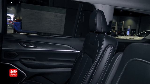 2022 Jeep Grand Cherokee Limited - Exterior And Interior - Chicago Auto how 2022 смотреть онлайн