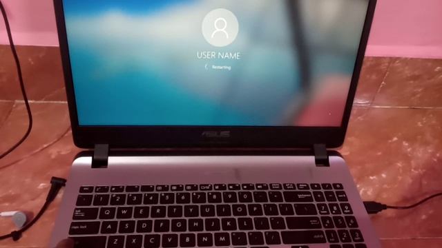How To Fix Windows 10 Login Problems | Windows 10 Login Screen Stuck 🔥 смотреть онлайн