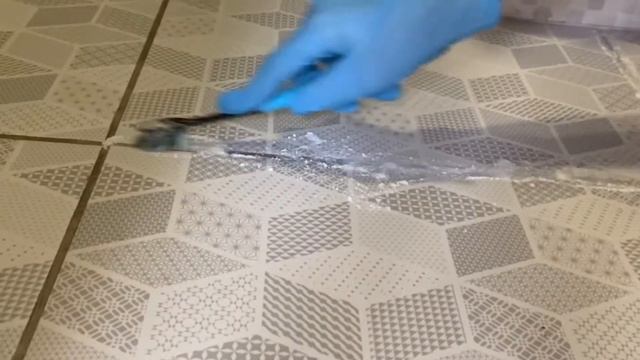 Как быстро почистить швы между плиткой в ванной с помощью Персоли смотреть онлайн