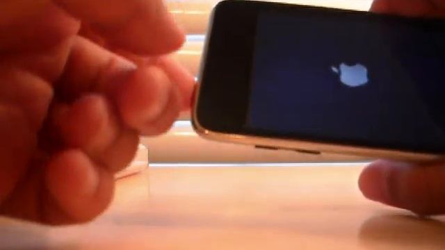 iPod Touch 2G 8GB Unboxing and Review смотреть онлайн