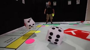 Гигантская Игра в Монополию с Реальными Деньгами