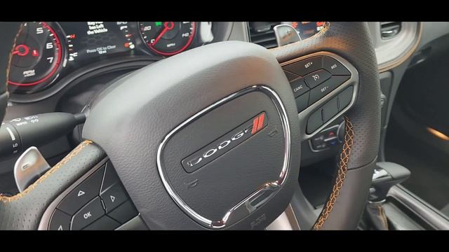 2023 Dodge Charger GT Orange Package смотреть онлайн
