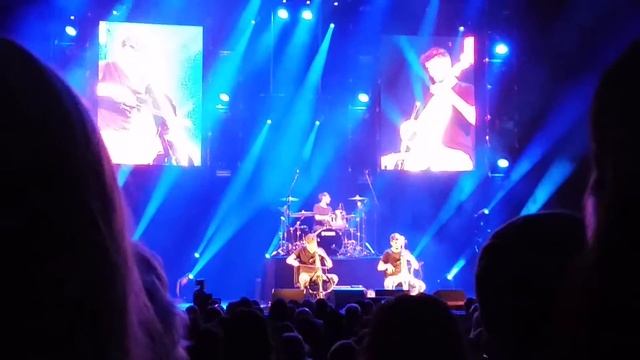 2 Cellos Apollo London смотреть онлайн