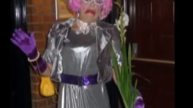 Dame Edna.mpg смотреть онлайн