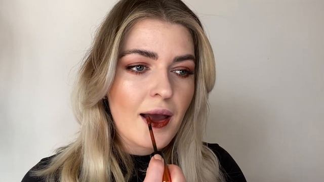 LOVE ME LIQUID LIPCOLOUR - SHADEWELT "ORANGE" смотреть онлайн