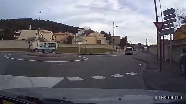 ALFA ROMEO 147 1.9 JTD 16V 140 M-JET 2004 смотреть онлайн