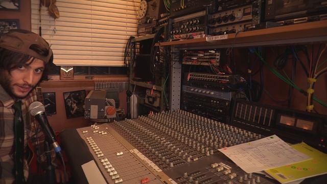 Embracing Microphone Bleed in a Live Recording Session смотреть онлайн