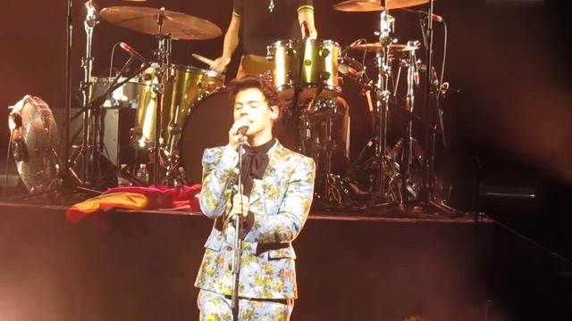 Harry Styles - 'The Chain' Fleetwood Mac Cover / Live @ The Greek Theatre, September 20, 2017 смотреть онлайн