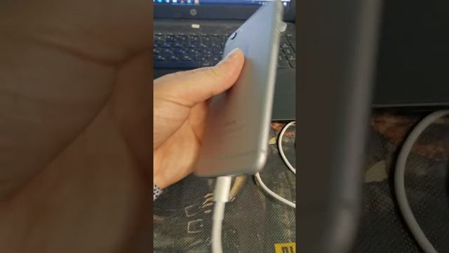 IPhone 6. 1500₽. На запчасти или под восстановление. Включается на 2...3 сек и выключается смотреть онлайн