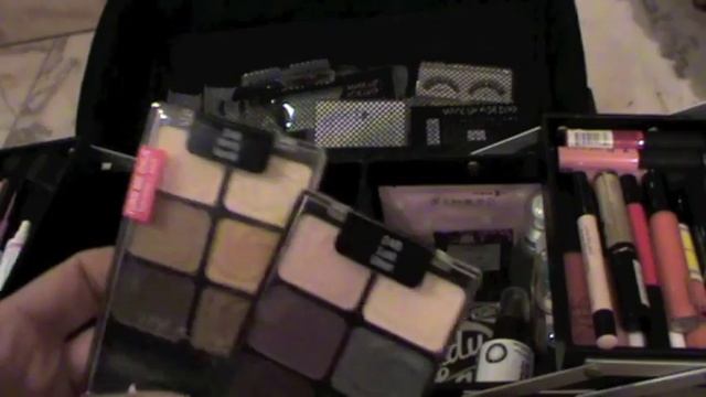 whats in my NYX train case . смотреть онлайн