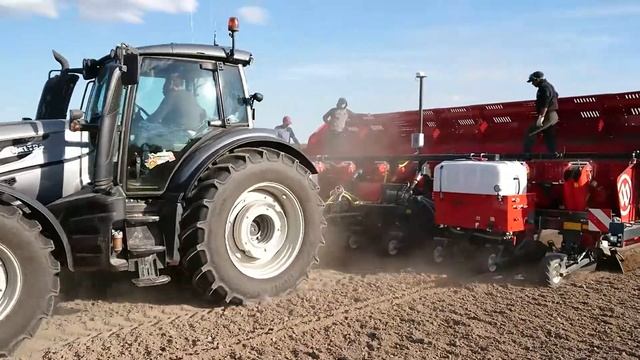 DokaGene 2018 Высадка картофеля 8-рядной сажалкой MIEDEMA CP 82P Xtreme! смотреть онлайн