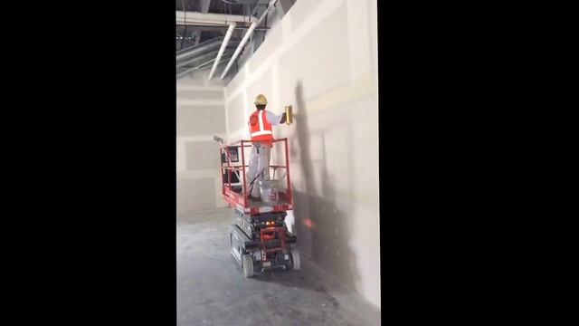To all you drywallers and Tapers out there... This is how we do it!! смотреть онлайн