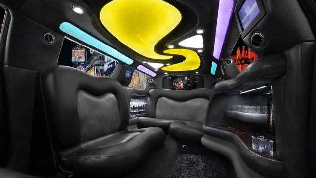 2013 Chrysler 300 100" Stretch Limousine Limo by Quality Coachworks смотреть онлайн