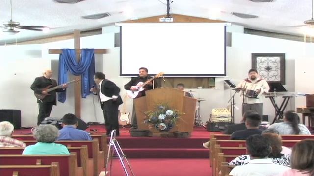 Tomas y Danny Villarreal- El Barrio смотреть онлайн