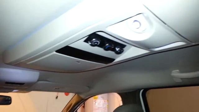 2012 Chrysler Town & Country Minivan - Rear Passenger Area Tour - Overhead Console смотреть онлайн
