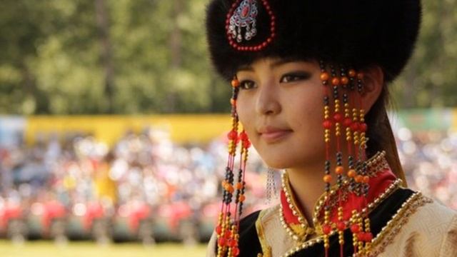 Бурган Башкы Бисти буруудатпайн көр .