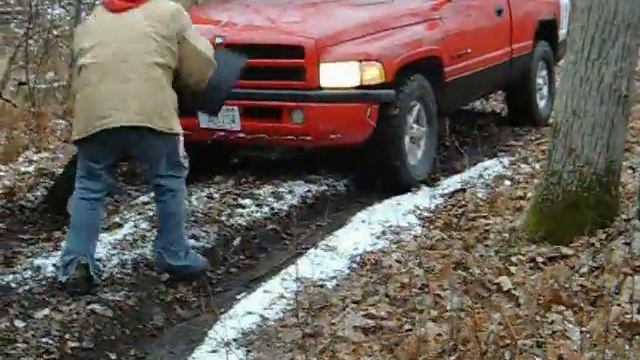 My buddy having fun in his Dodge Ram 1500 2wd 5.2 смотреть онлайн