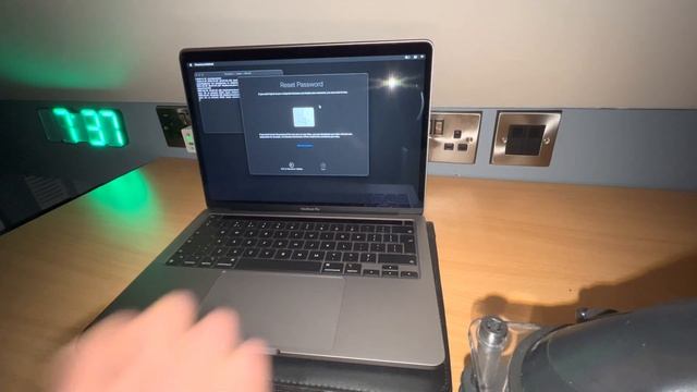 How To Reset Your Forgotten Mac password! смотреть онлайн
