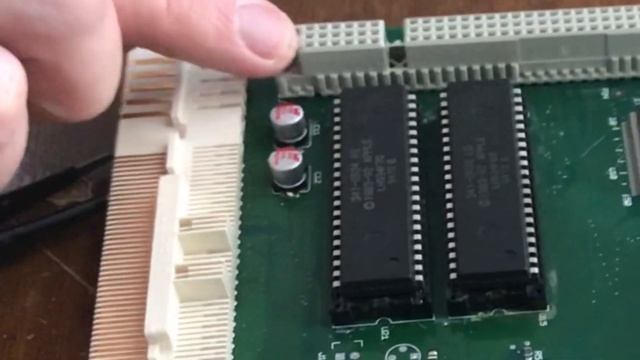 Replacing Capacitors - Macintosh Performa 550 - 68k Mac Surface Mount Recap смотреть онлайн