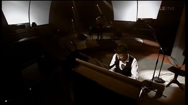 Samuli Putro - Naisen kanssa (live) смотреть онлайн