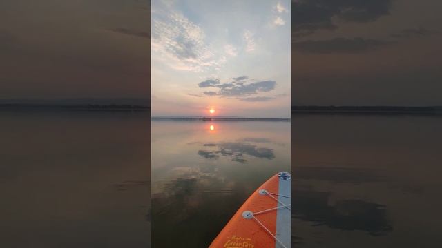 Закат на озере г. Касли, катаюсь на сапборде смотреть онлайн