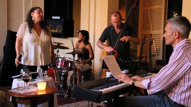 Helena Paul & Thomas Wind I Thought About You смотреть онлайн