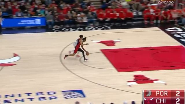 Ayo Dosunmu Assist #1 Vs Portland смотреть онлайн