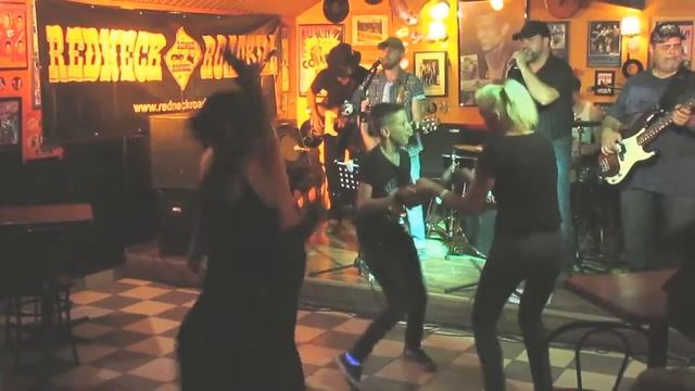 Redneck Roadkill - Little Heartwrecker смотреть онлайн