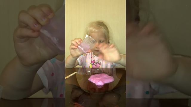 НИКОГДА НЕ ПОКУПАЙТЕ НАБОРЫ ДЛЯ СЛАЙМОВ😖 ПОЛУЧИЛАСЬ ФИГНЯ🤬 смотреть онлайн