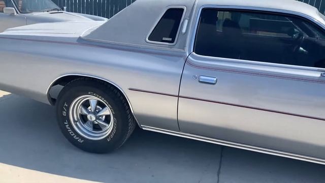 1976 Chrysler Cordoba смотреть онлайн