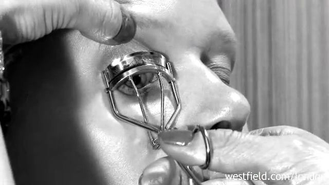 How to create a MAC red lipstick look смотреть онлайн