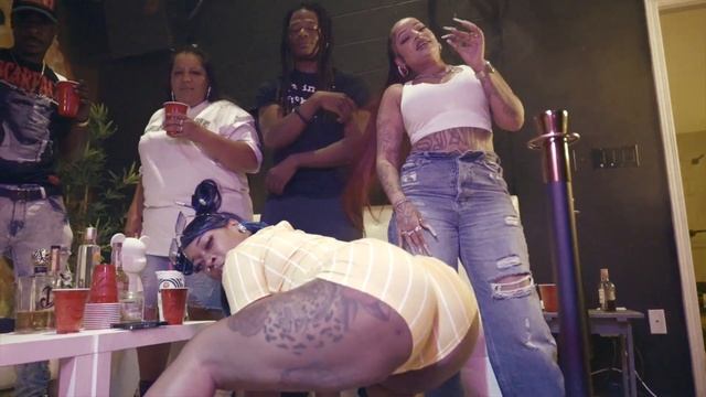 Crip Mac - Open That Ass - Ft. Ms Pink Duhhh Official Music Video [Dir.@yeeetv] смотреть онлайн