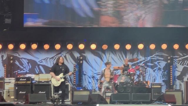 Taylor Hawkins Tribute Concert (clip 1) Wolfgang Van Halen смотреть онлайн