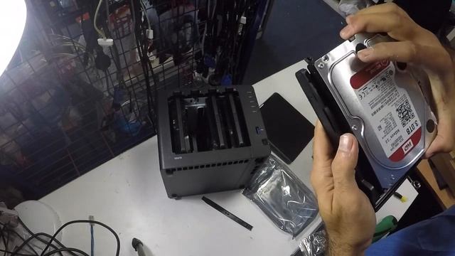 Synology DS416 Unboxing, Setup And Install DSM Guide