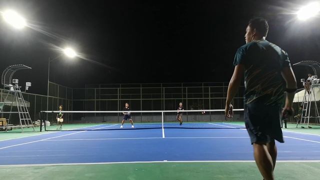 UA TENNIS BONDING: COMMERCIAL GAME: ELNY/RONALD VS EDMUND/MACO смотреть онлайн