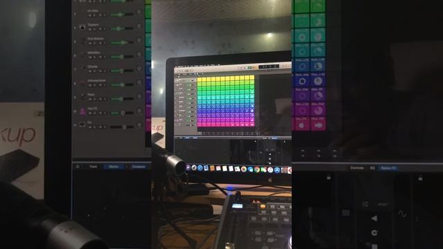 Logic Pro 10.5 first impression by Palakkad sreeram смотреть онлайн