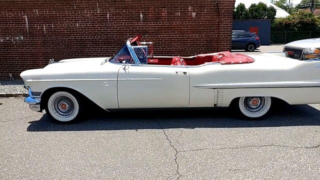 1957 WHITE CADILLAC SERIES 62 CONVERTIBLE смотреть онлайн