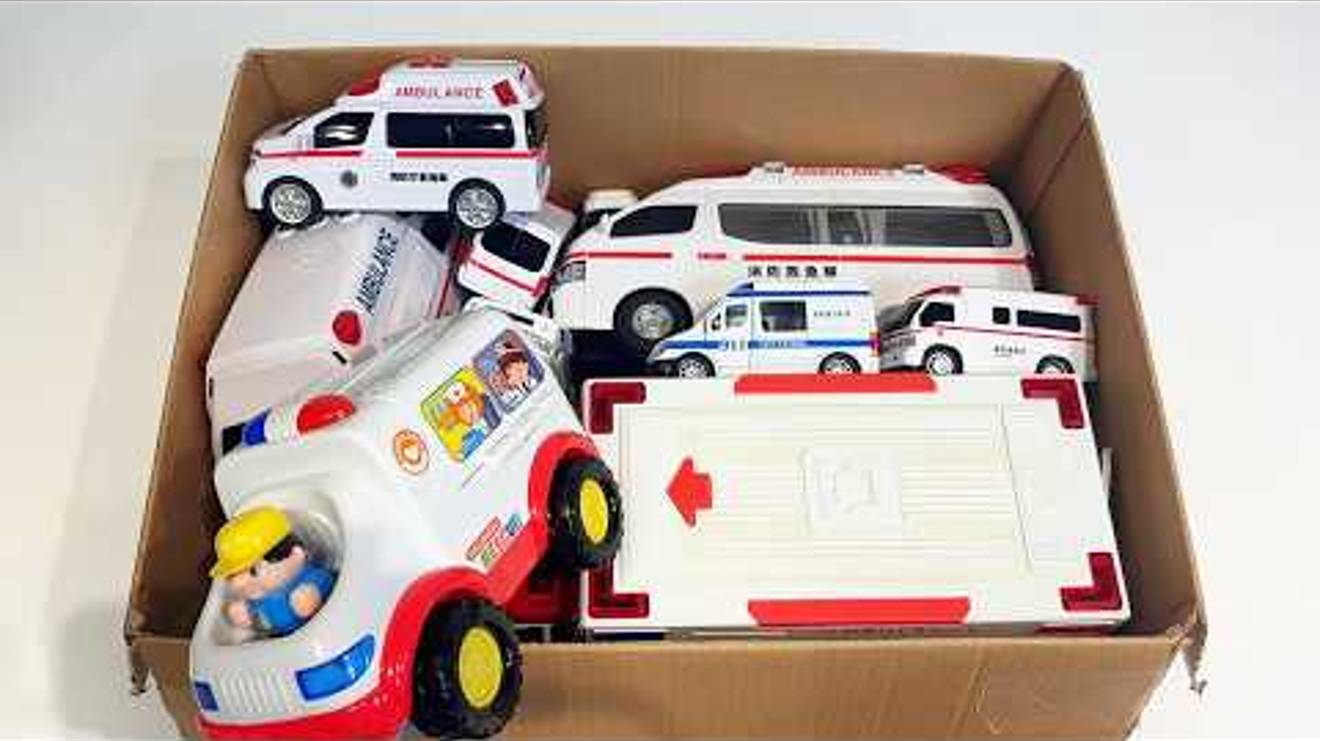 Я собрала различные мини-машинки скорой помощи в большую коробку.Пожалуйста, также обратите внимание смотреть онлайн