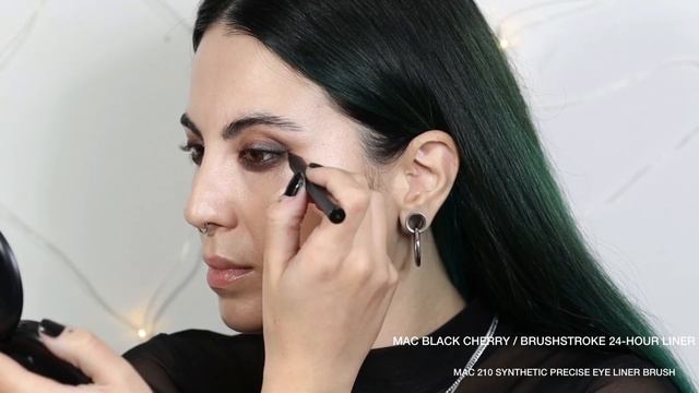 M·A·C Black Cherry | Swatches & Makeup Tutorial w/ @nicoleblessy.👩🏻🎨🌸 смотреть онлайн