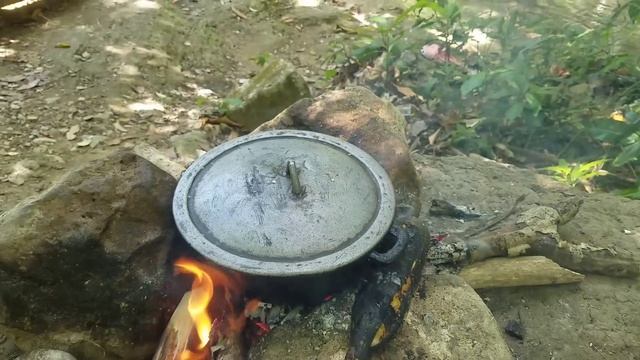 Roast Box Fish And Mac & Chesse | Outdoor Cooking At The Falls смотреть онлайн