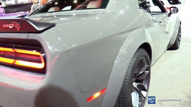 2018 Dodge Challenger SRT HellCat- Exterior and Interior Walkaround - 2017 LA Auto Show смотреть онлайн