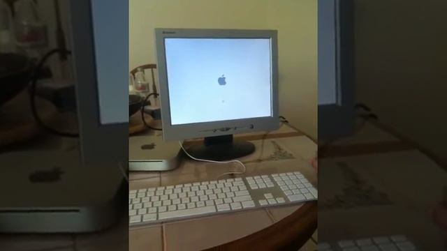Booting the new Mac mini смотреть онлайн