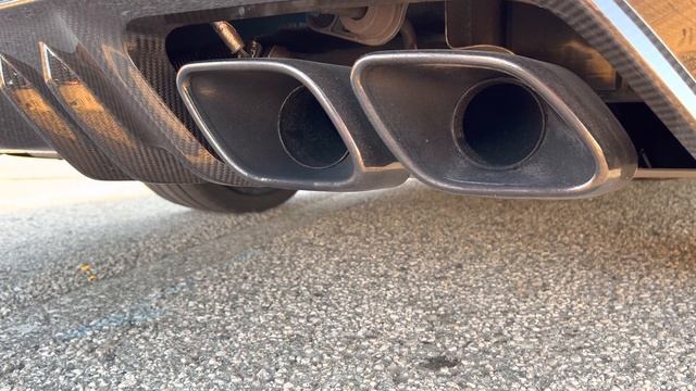 Cadillac CT5V Blackwing exhaust sound at idle - a closer look смотреть онлайн