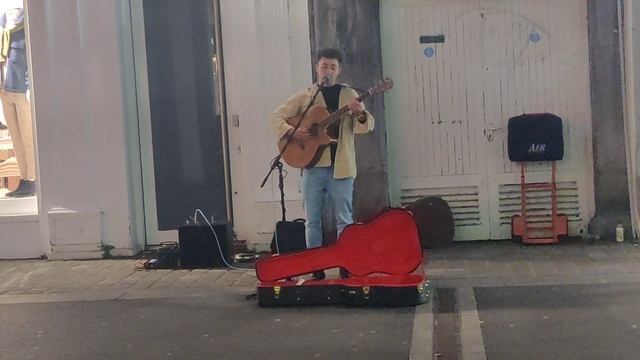Amazing busker Sing - (Ed Sheeran penguins). #edsheeran #busker #Wildgalway смотреть онлайн
