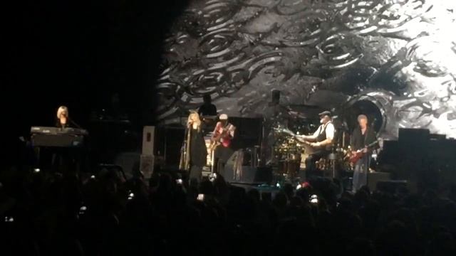 Stevie Nicks - Fleetwood Mac - Gypsy - Greensboro, NC - March 17, 2015 смотреть онлайн