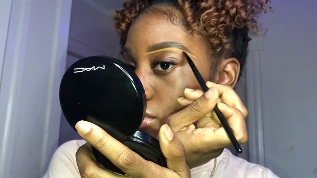 How To Fill In Eyebrows For BEGINNERS 2020 смотреть онлайн