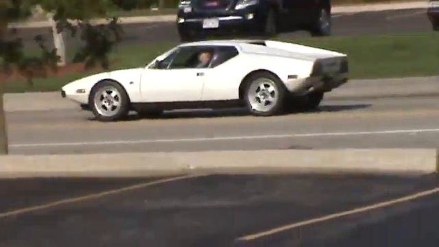 DeTomaso Pantera Arrives To The Show смотреть онлайн