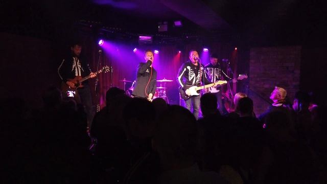 Riding the Low / Beta @ Rock City / Nottingham / 09.11.2019 смотреть онлайн