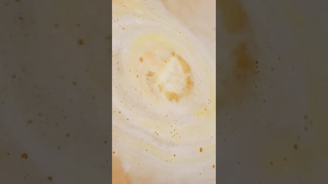 Queen Bee Bath Bomb смотреть онлайн